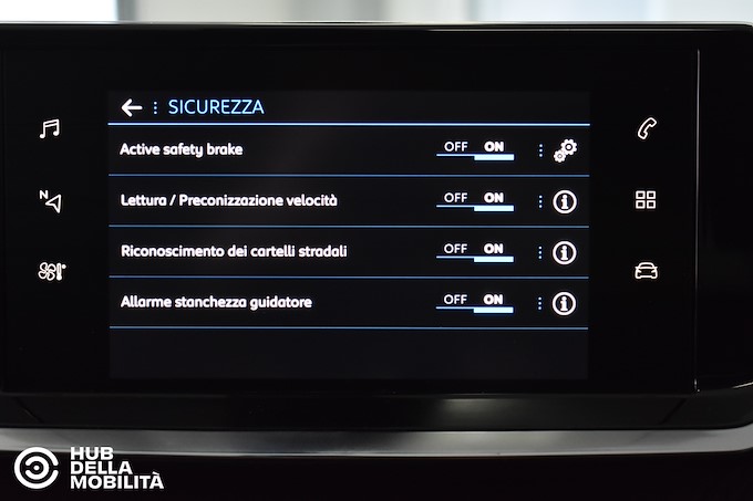 PEUGEOT 2008 BlueHDi 130 S&S EAT8 Allure